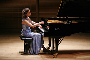 Angela Hewitt playing piano